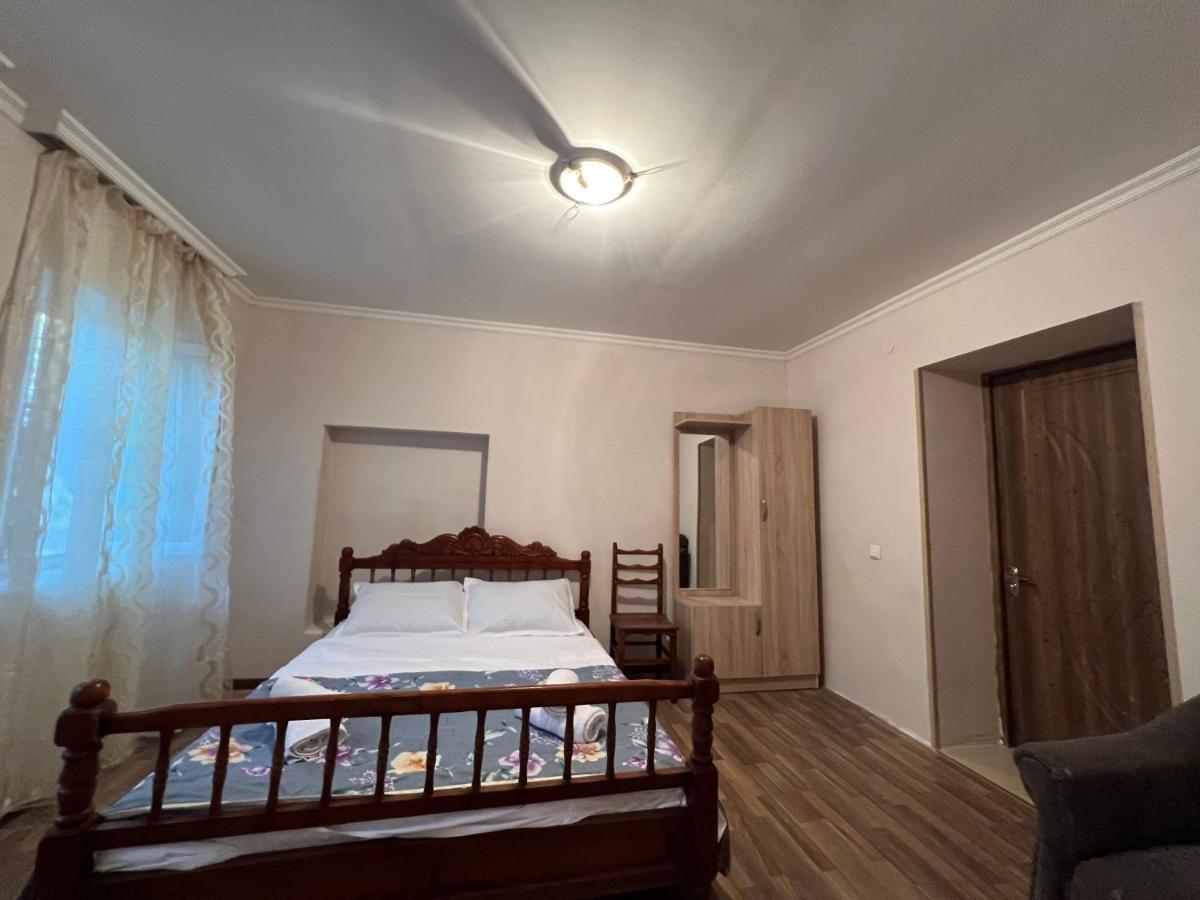 Cozy Apartment In The Centre Of Кутаиси Экстерьер фото
