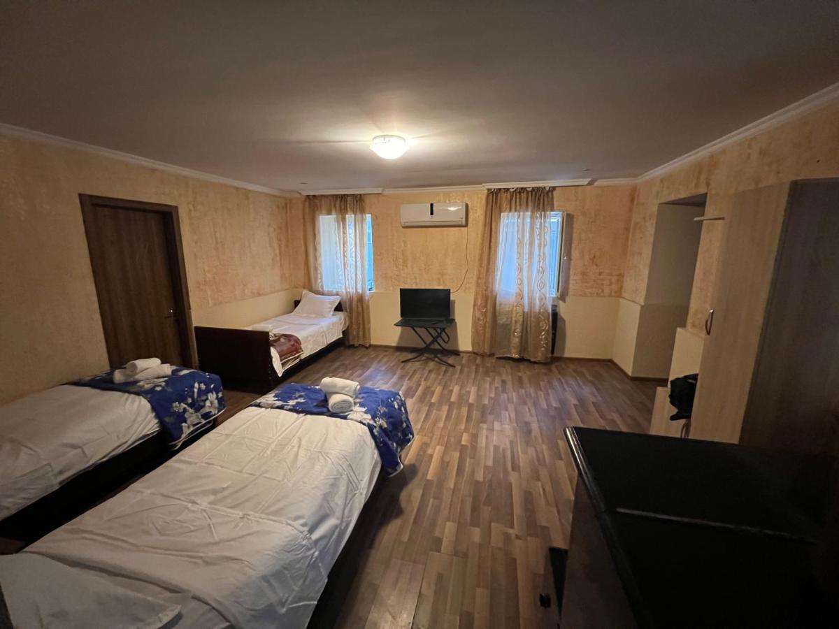 Cozy Apartment In The Centre Of Кутаиси Экстерьер фото