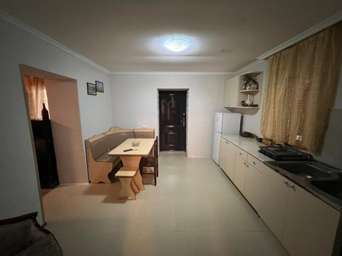 Cozy Apartment In The Centre Of Кутаиси Экстерьер фото
