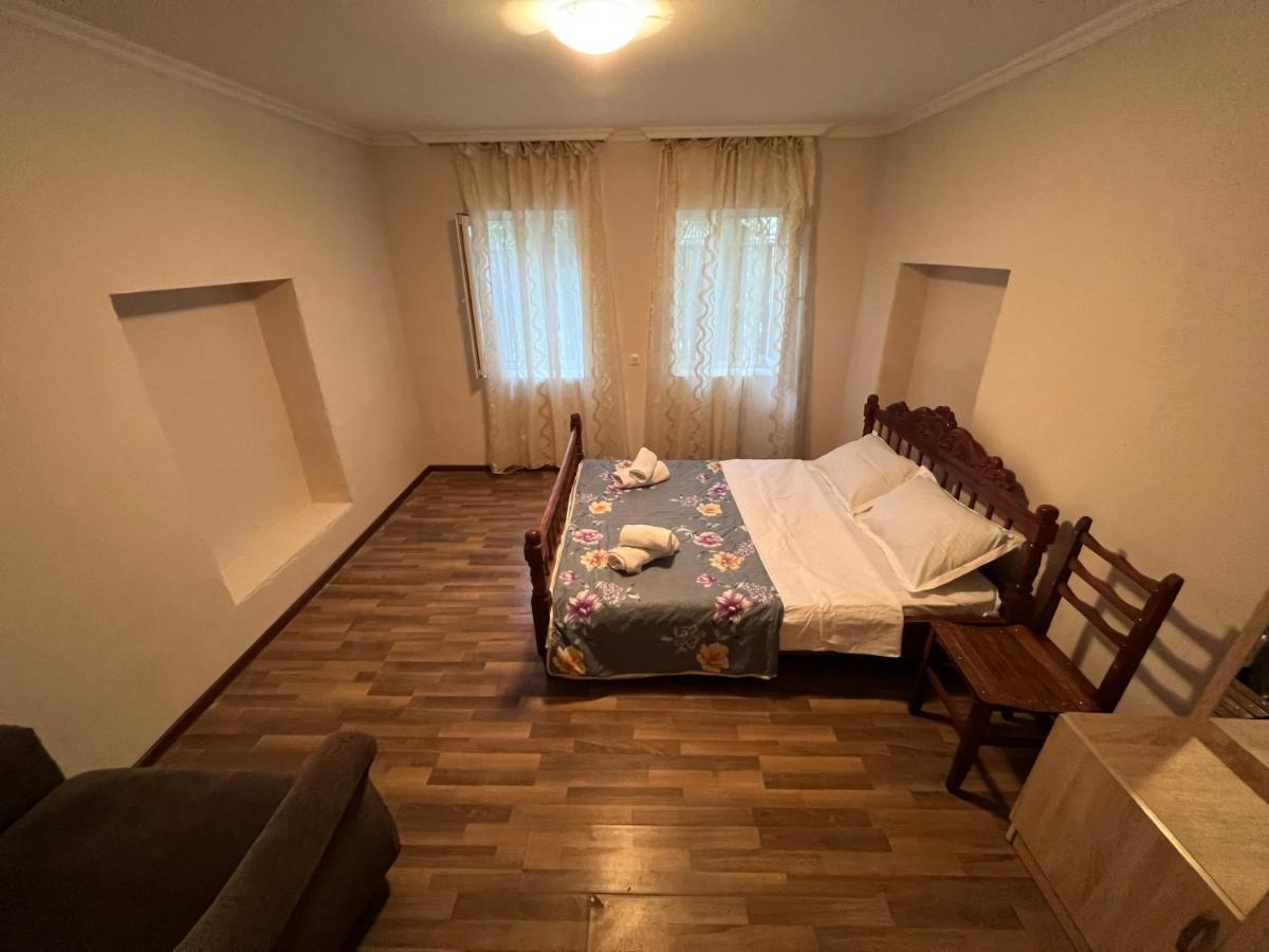 Cozy Apartment In The Centre Of Кутаиси Экстерьер фото