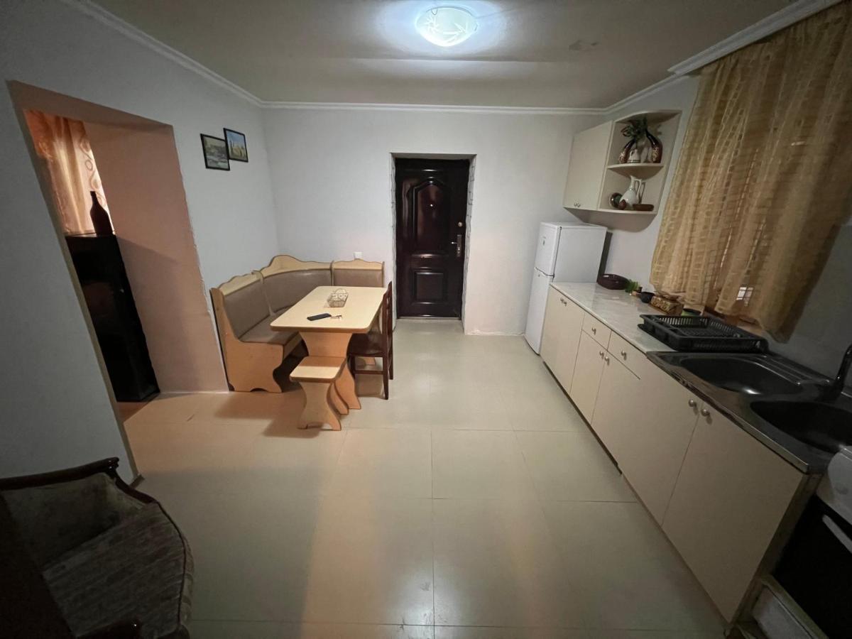 Cozy Apartment In The Centre Of Кутаиси Экстерьер фото