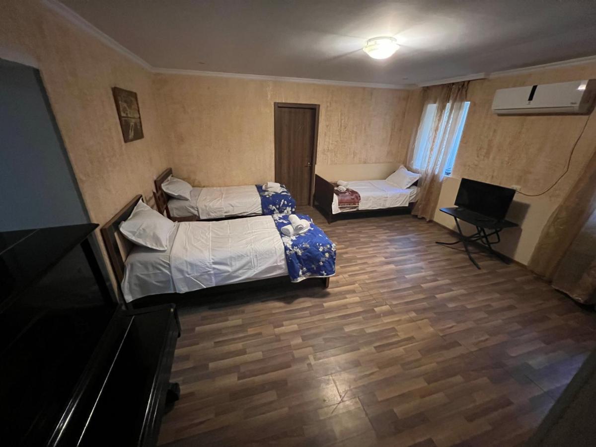 Cozy Apartment In The Centre Of Кутаиси Экстерьер фото
